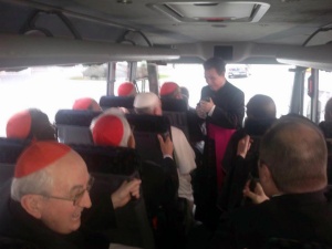 papa-francesco-cardinali in autobus