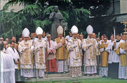 Consecrations of 1988. Group photo