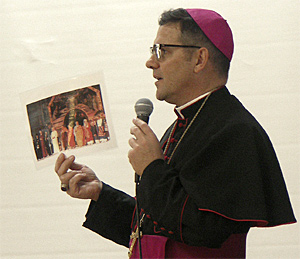 bp Pivarunas with Assisi in Hand